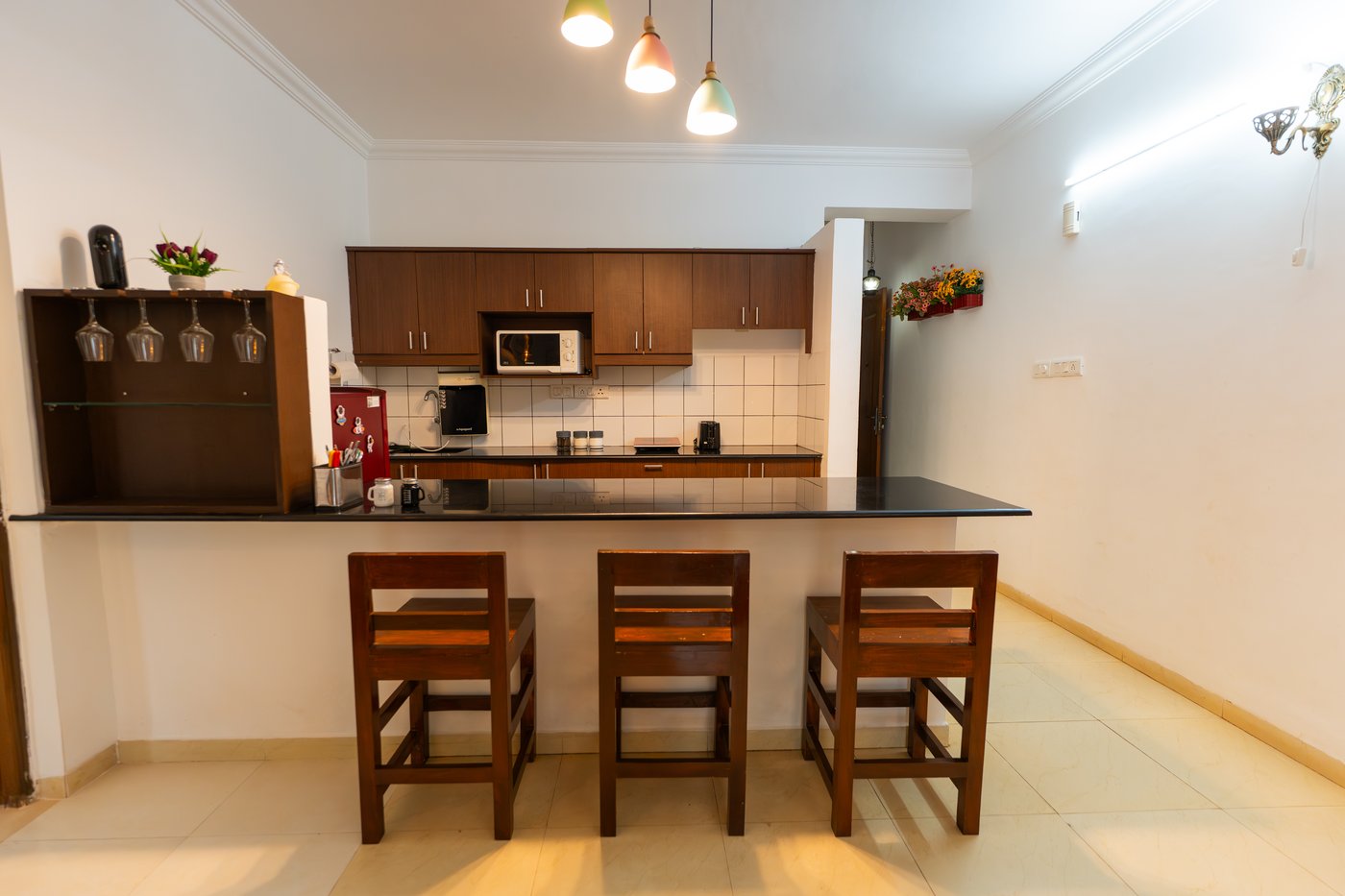 Kitchen with bar